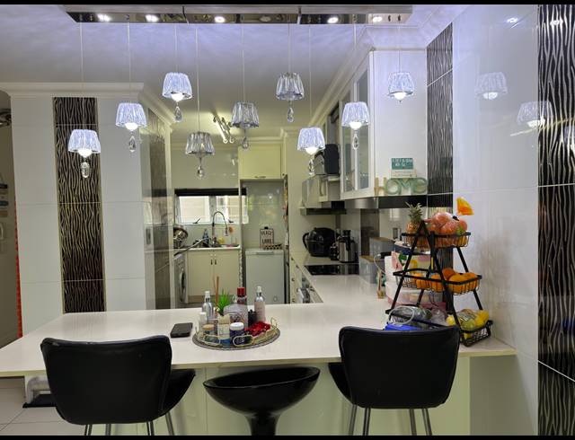 3 BEDROOM APARTMENT FOR SALE IN ESSENWOOD